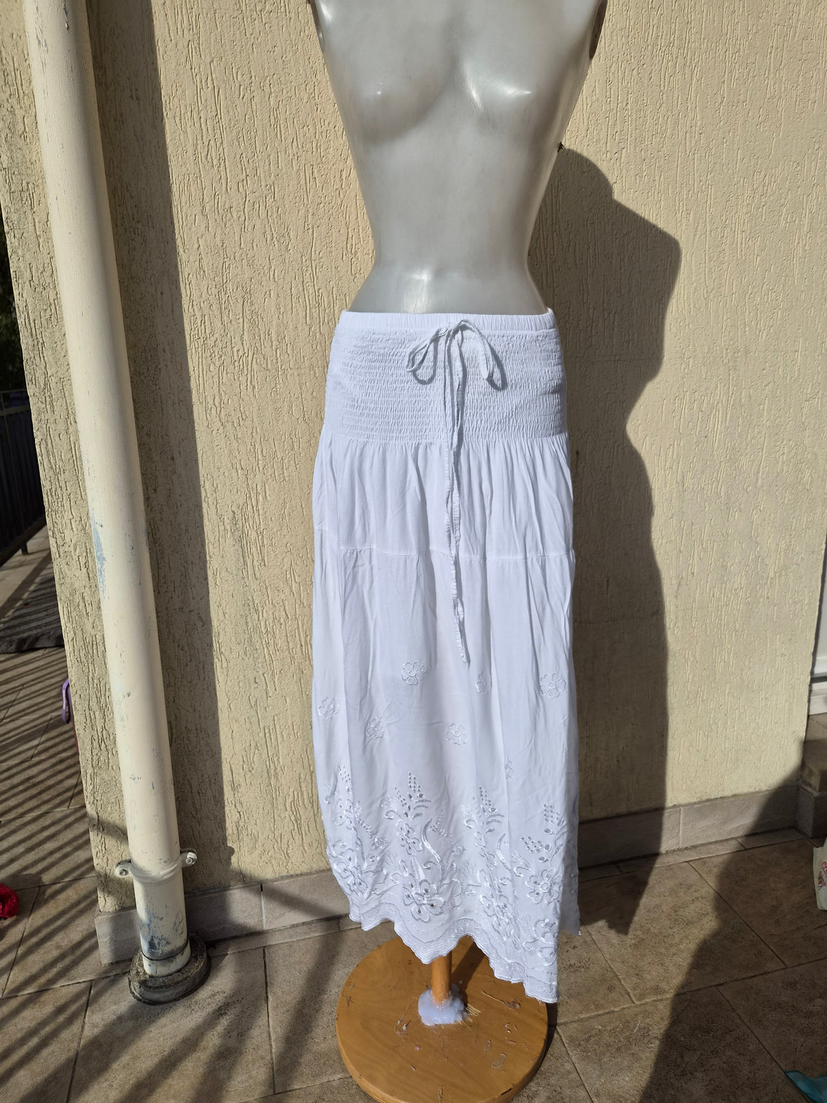Longue jupe blanche