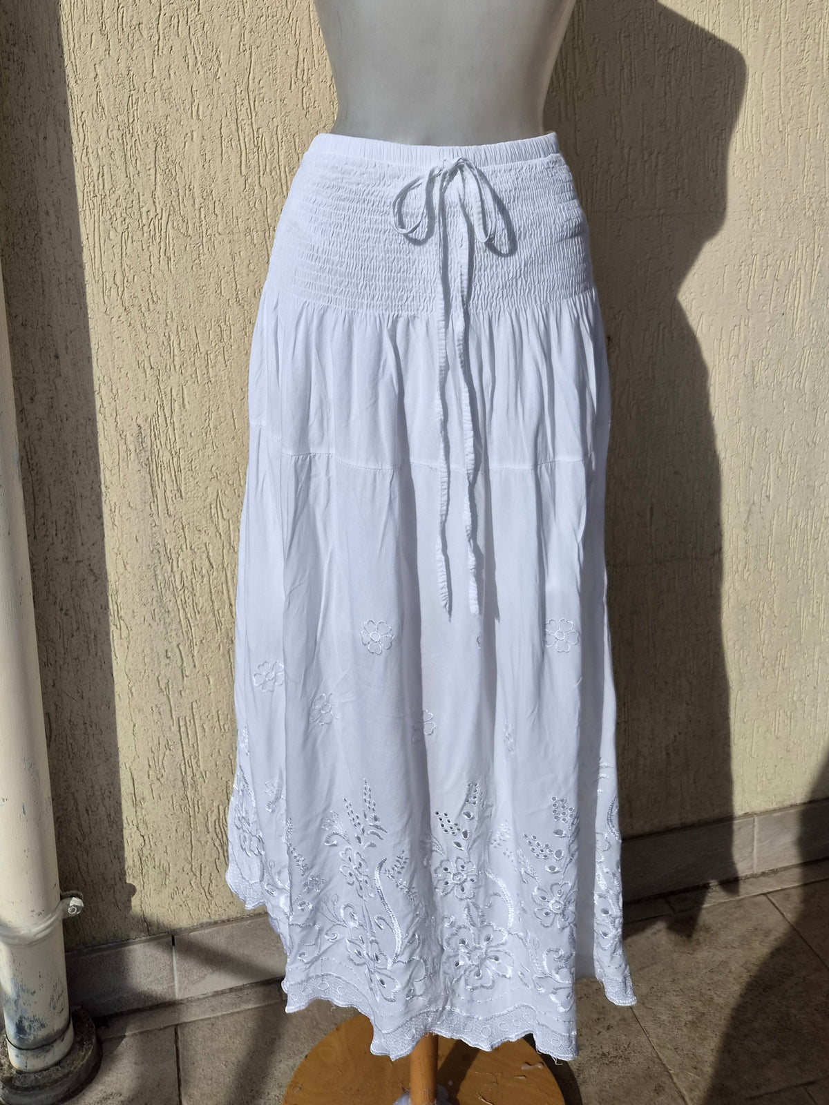 Longue jupe blanche