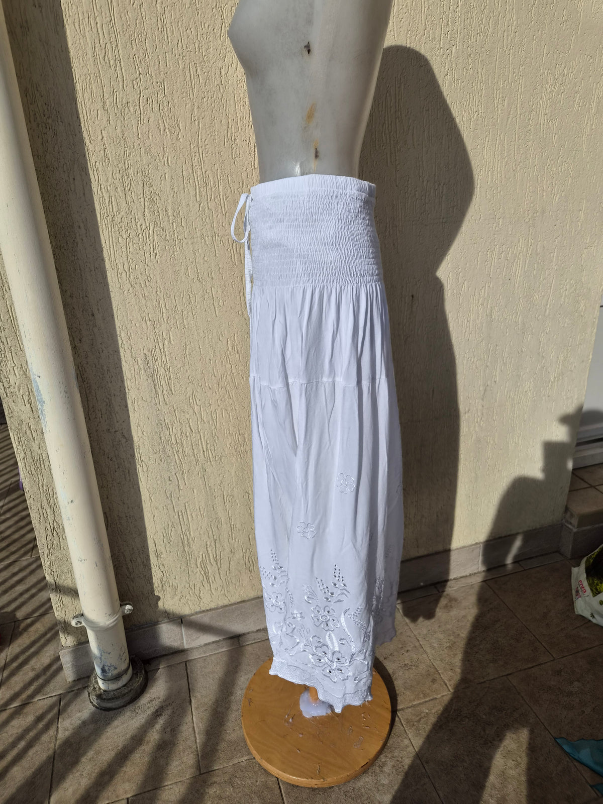 Longue jupe blanche
