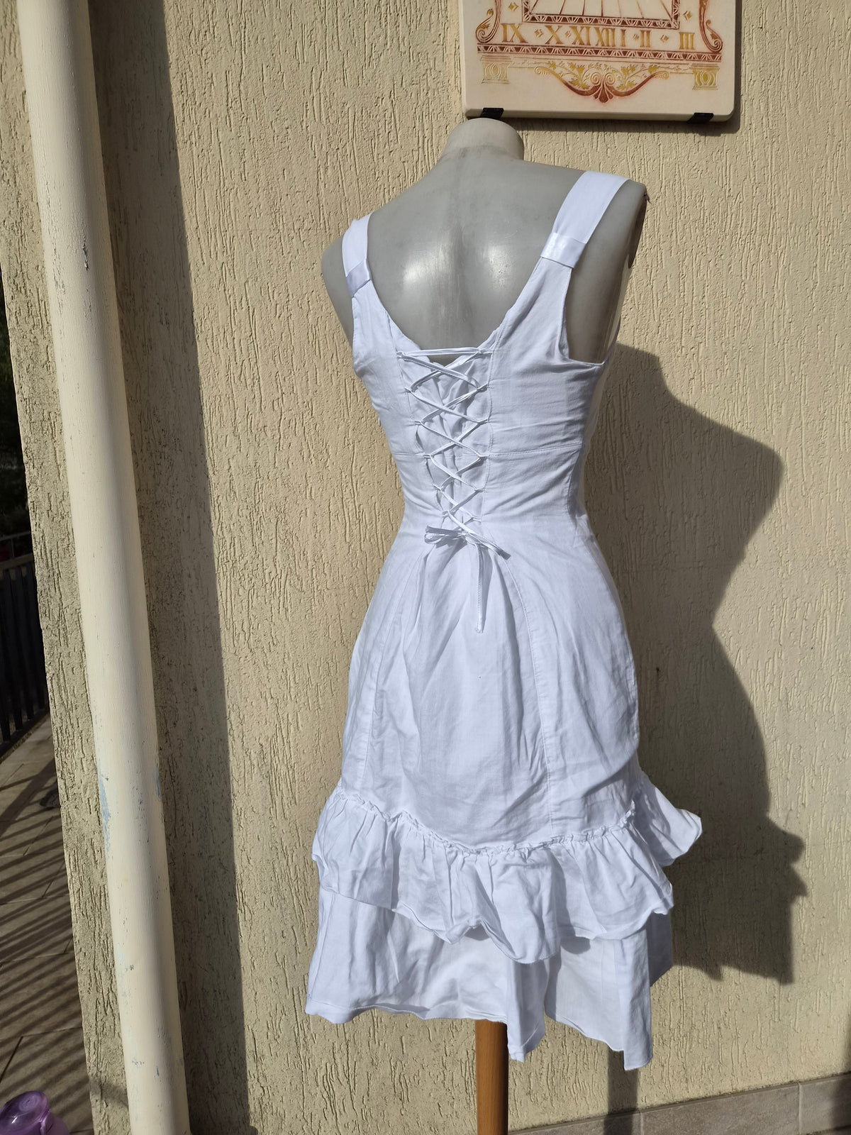 Robe blanche dos lacé