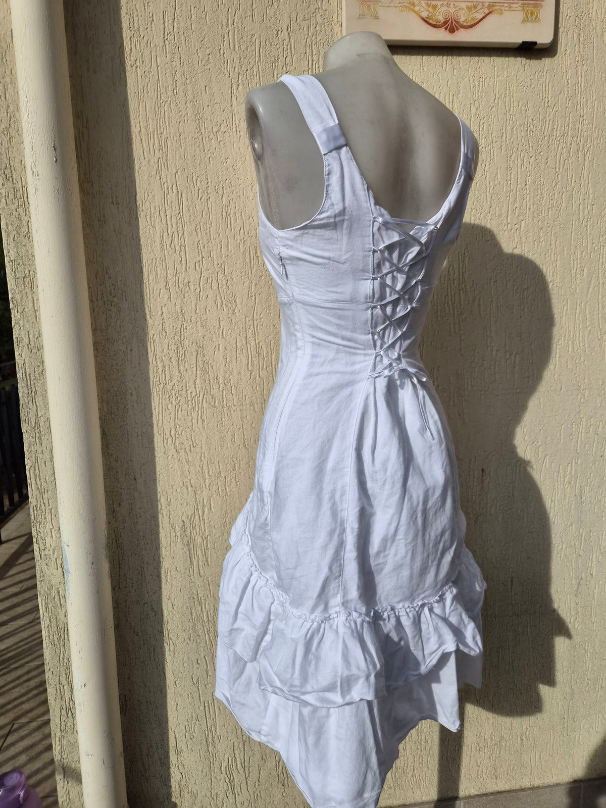 Robe blanche dos lacé