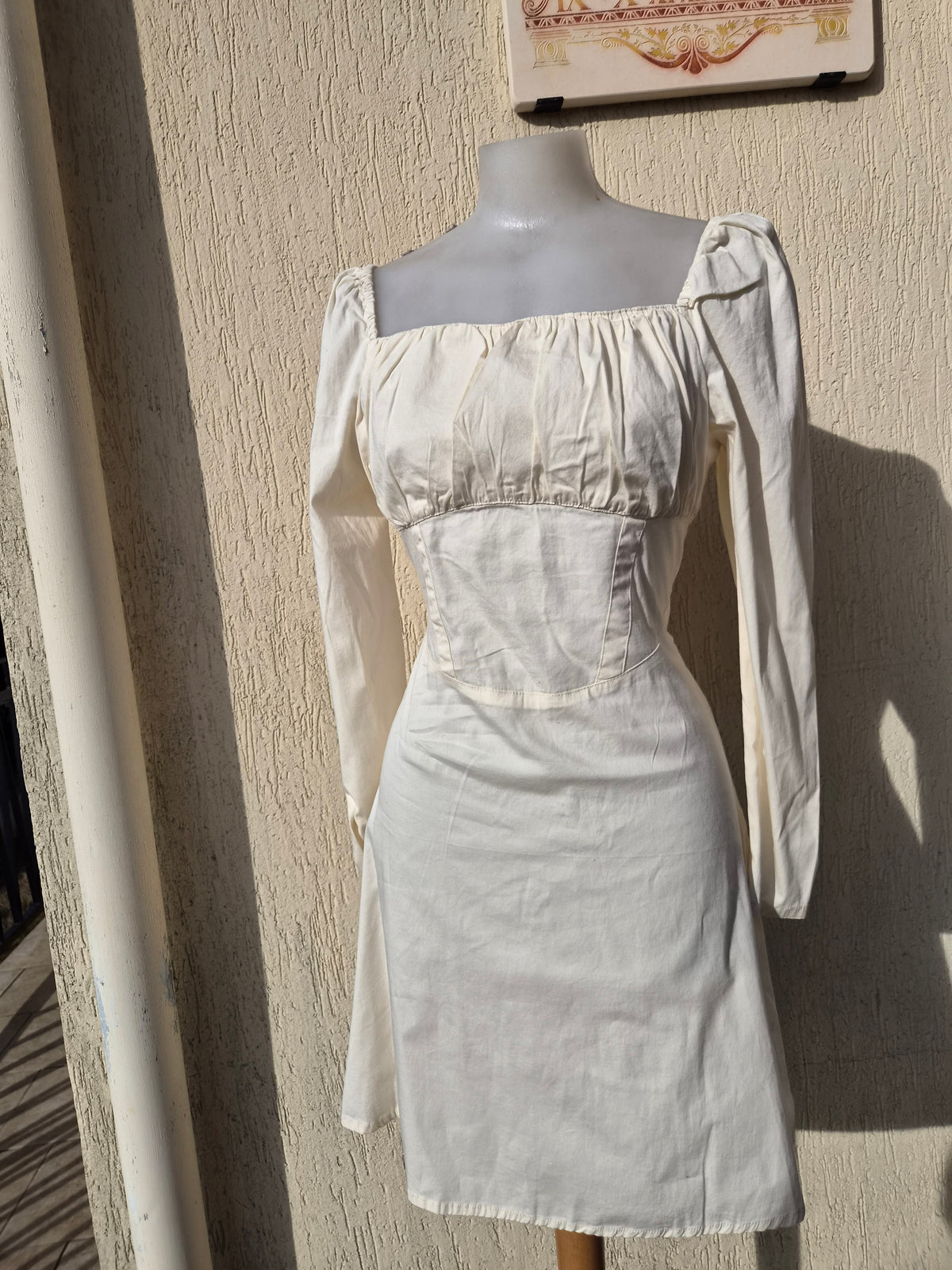 Robe cintrée crème