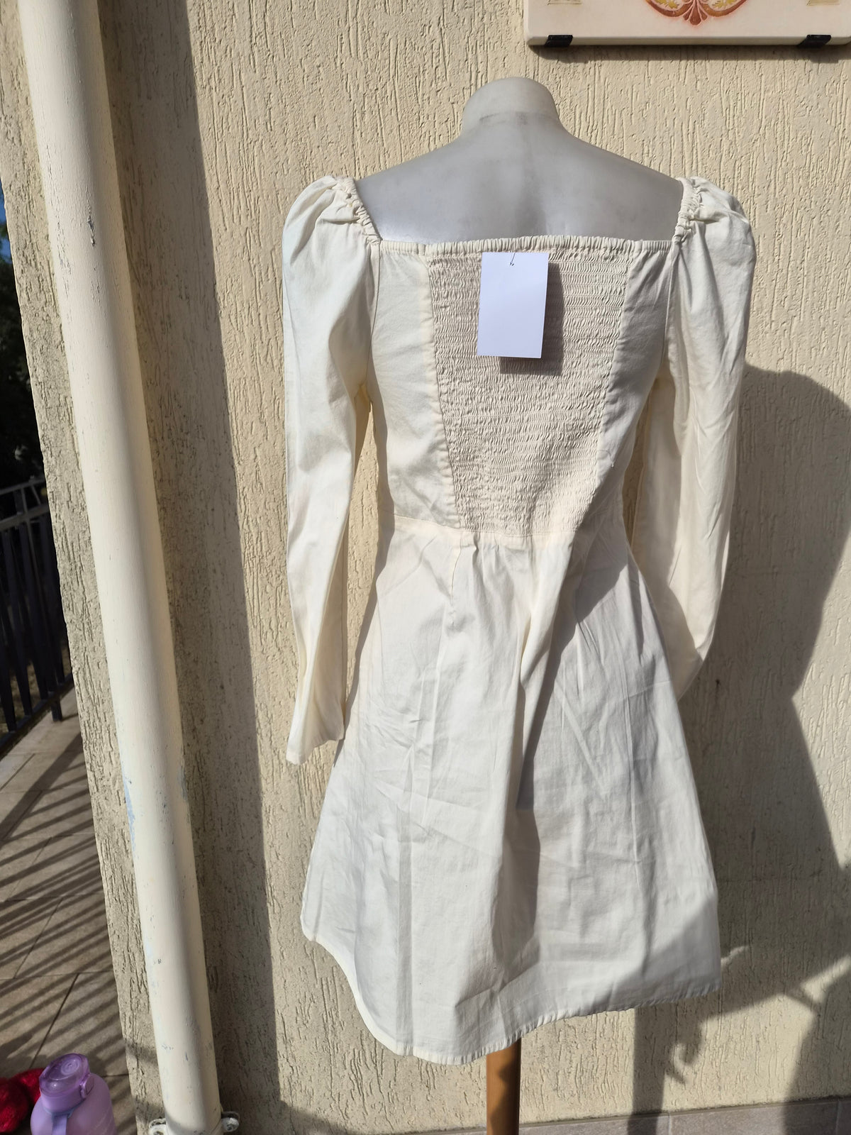 Robe cintrée crème