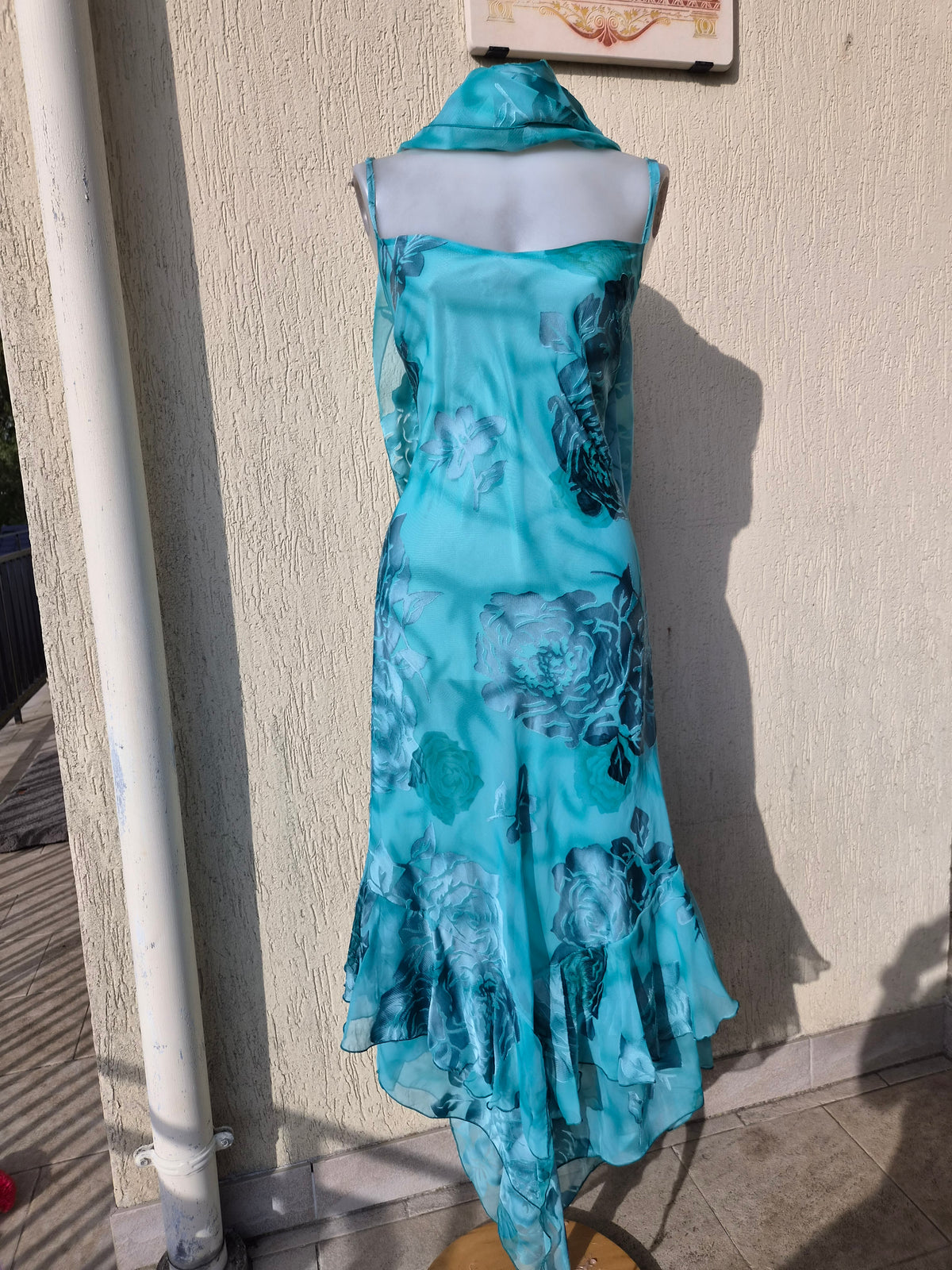 Robe florale bleue