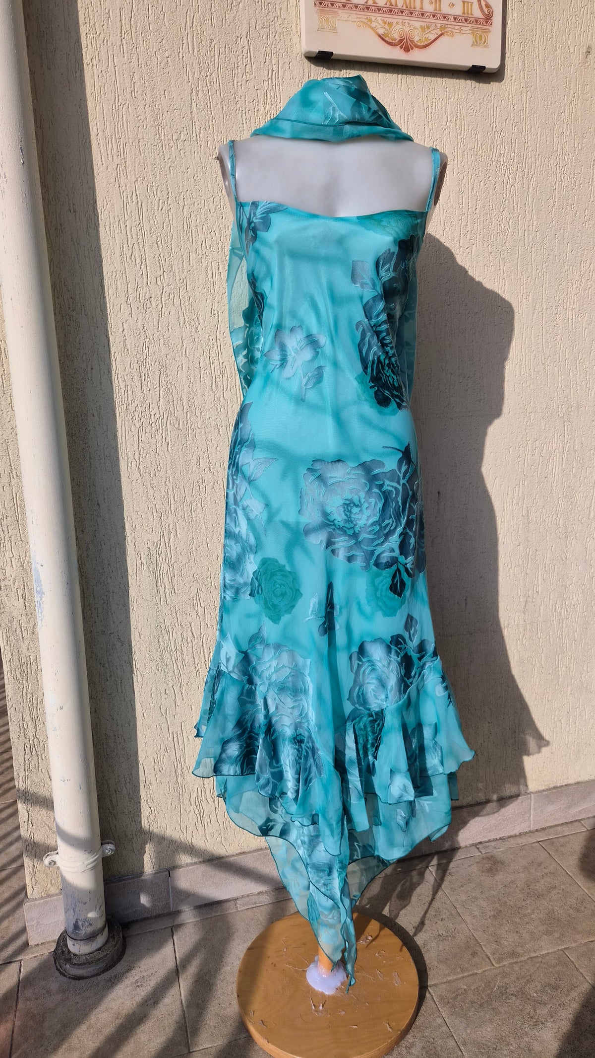 Robe florale bleue