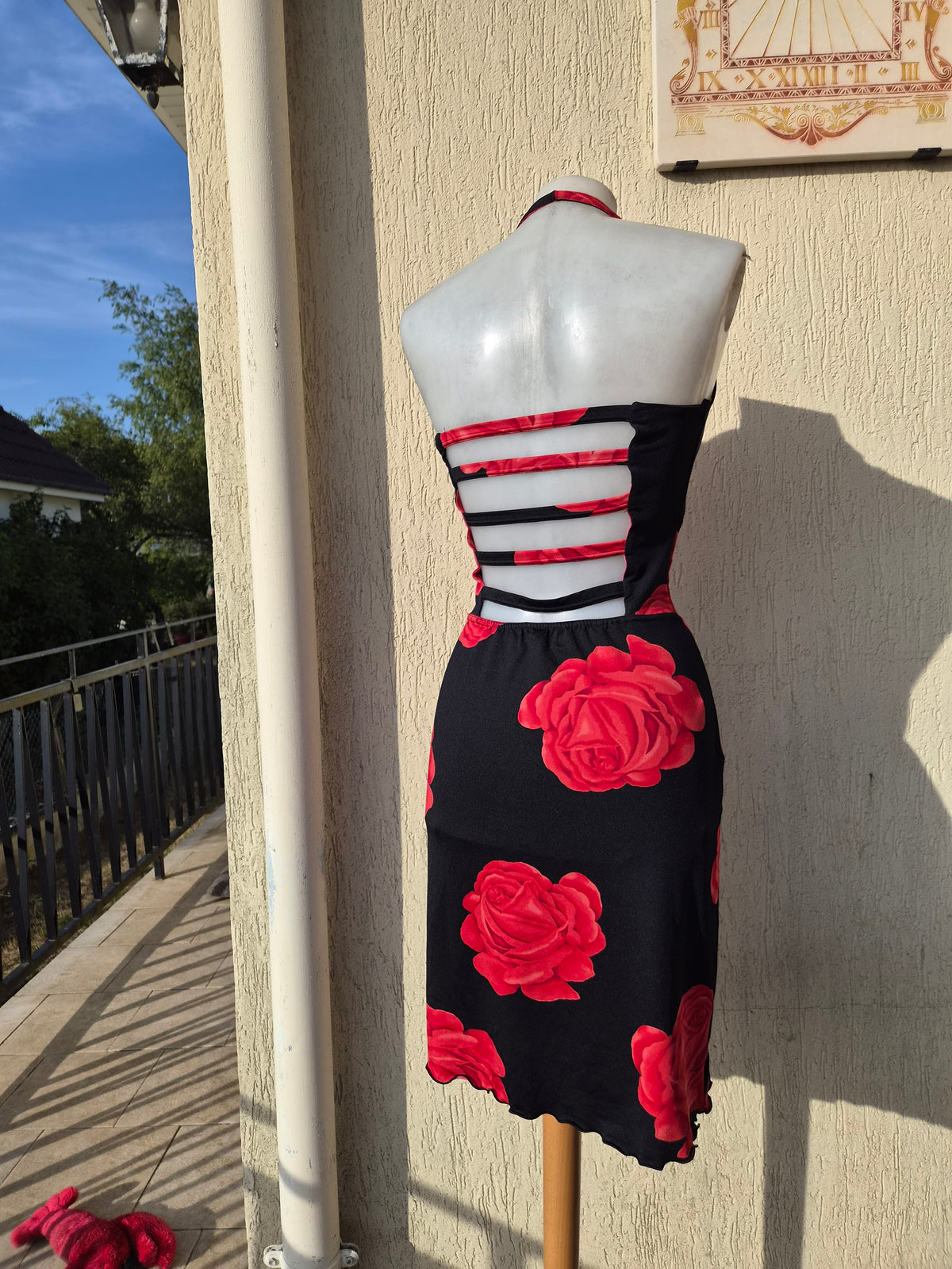 Rose-print backless dress