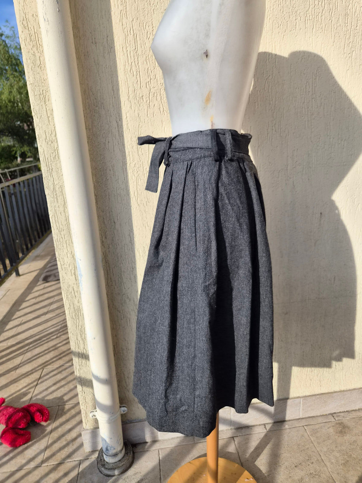 Flared wool skirt