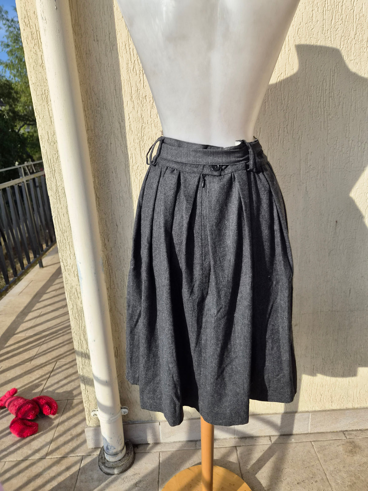 Flared wool skirt