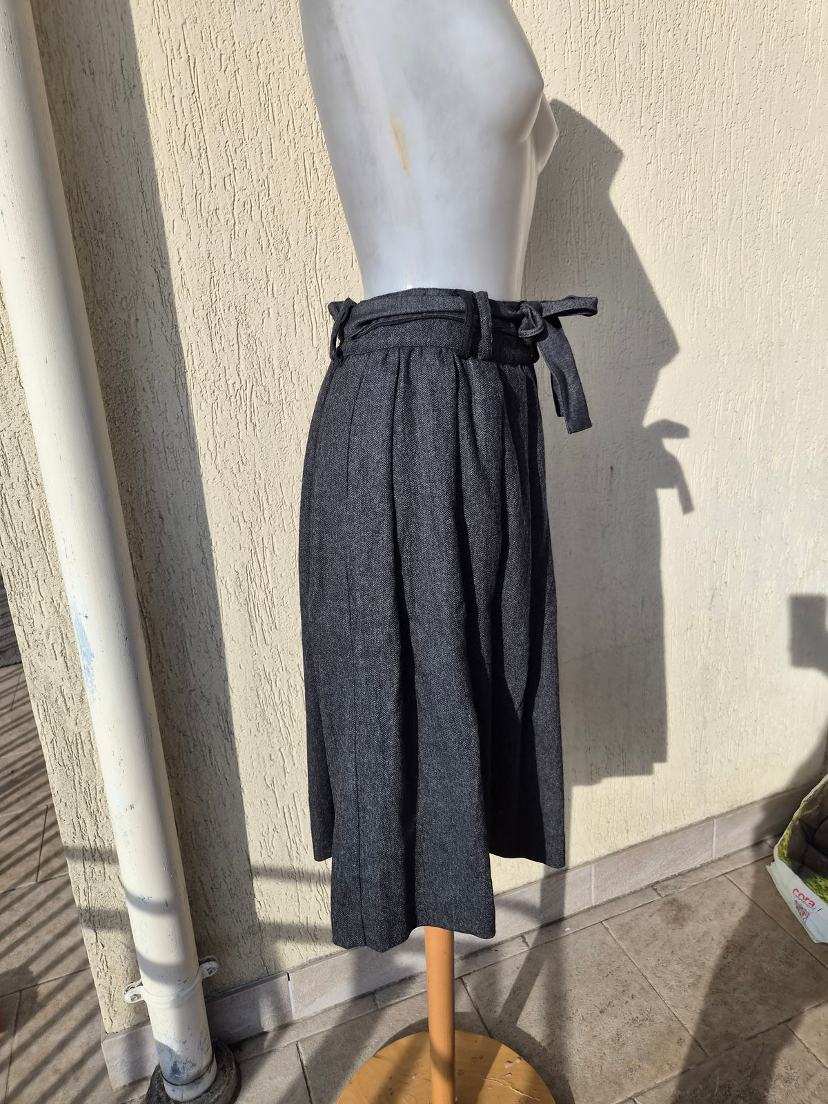 Flared wool skirt