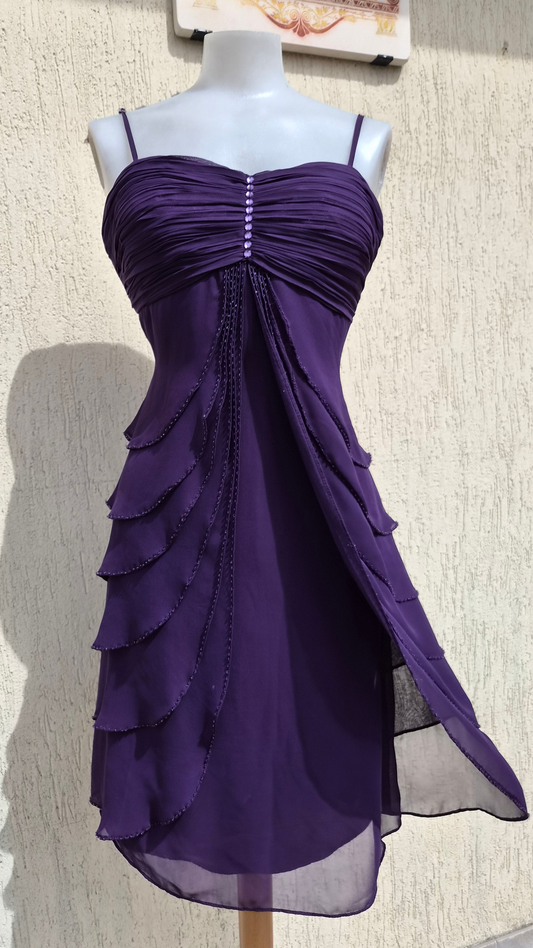 Robe violette à volants