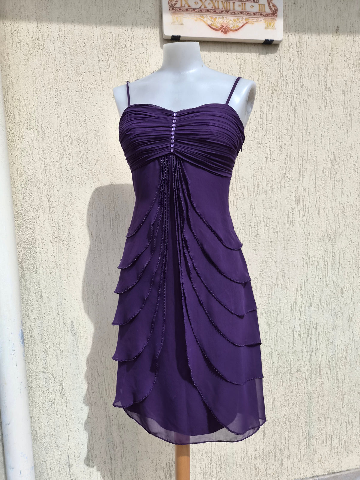 Robe violette à volants