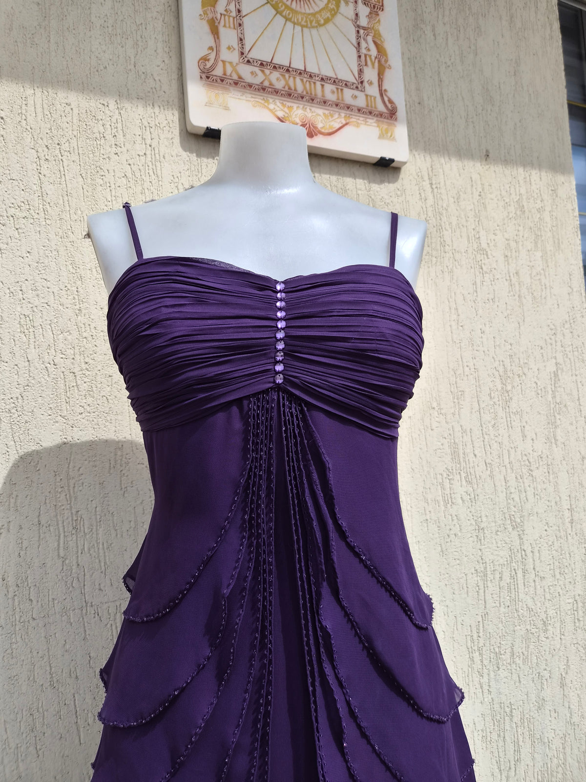 Robe violette à volants