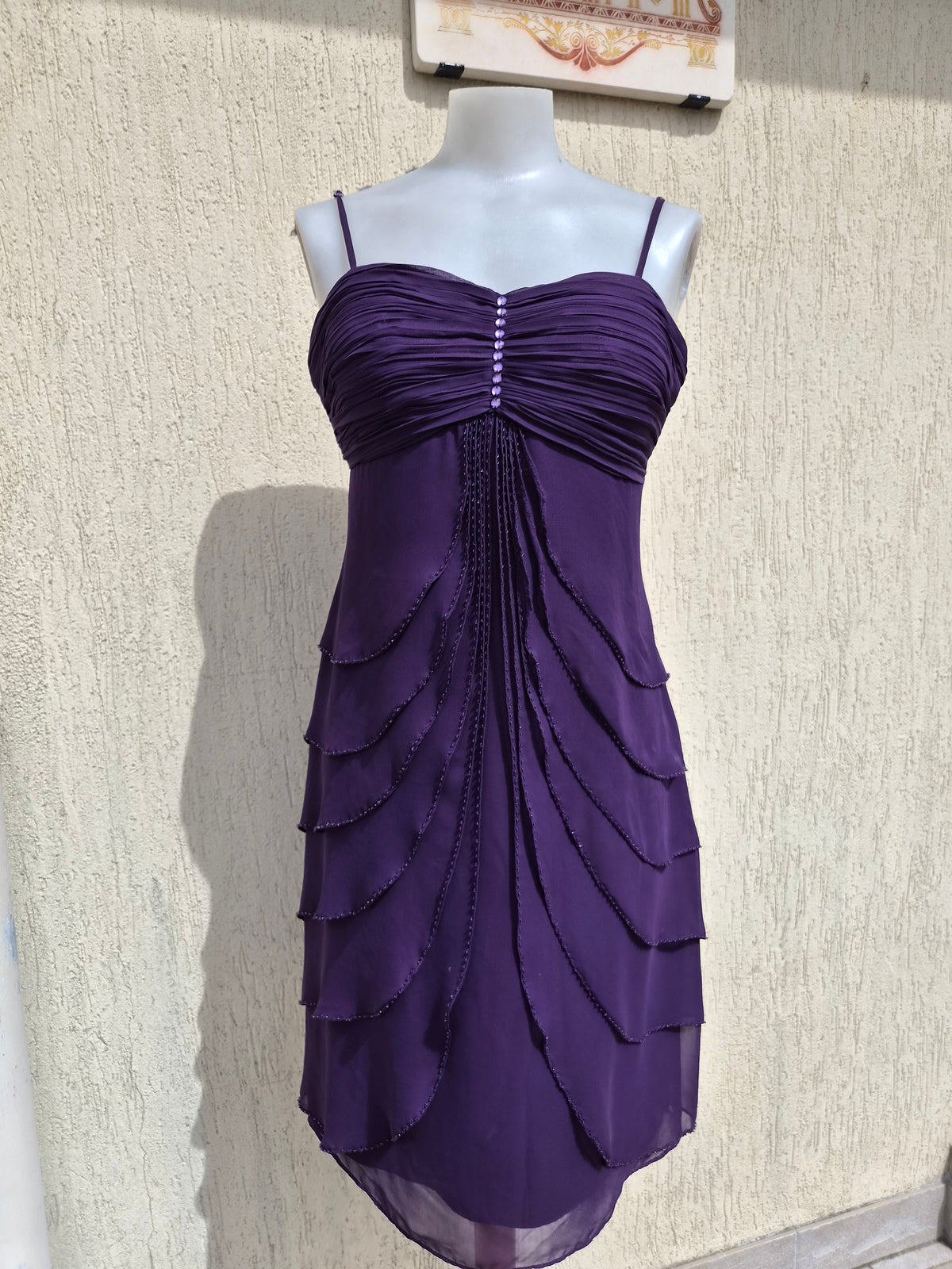 Robe violette à volants