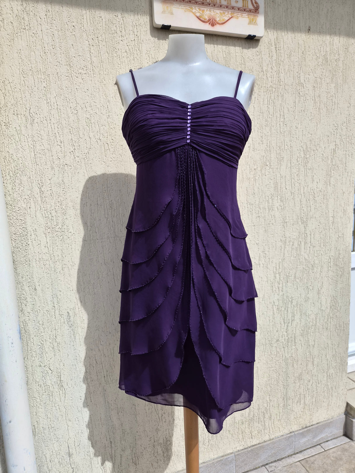 Robe violette à volants