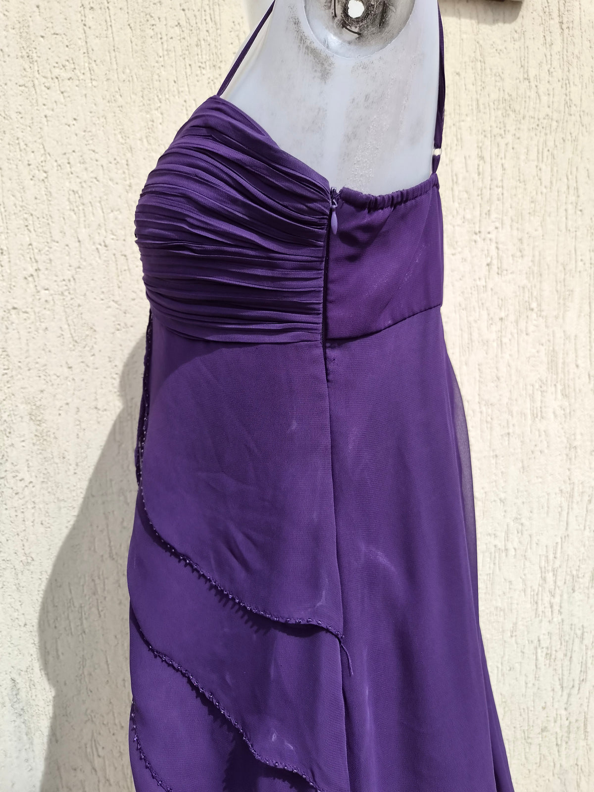 Robe violette à volants