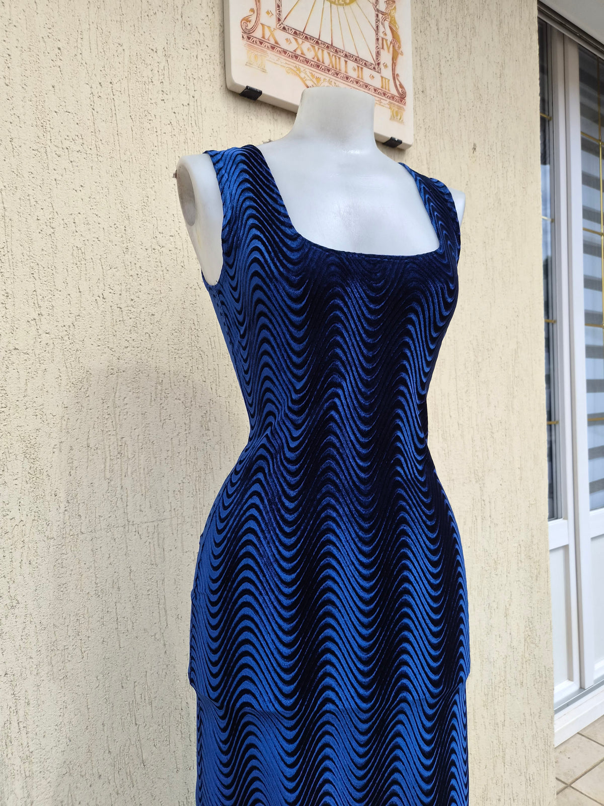 Robe bleue en velours
