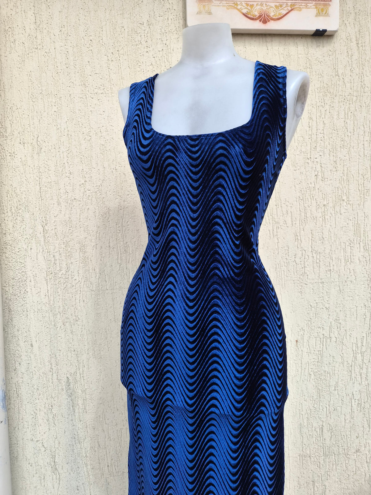Robe bleue en velours