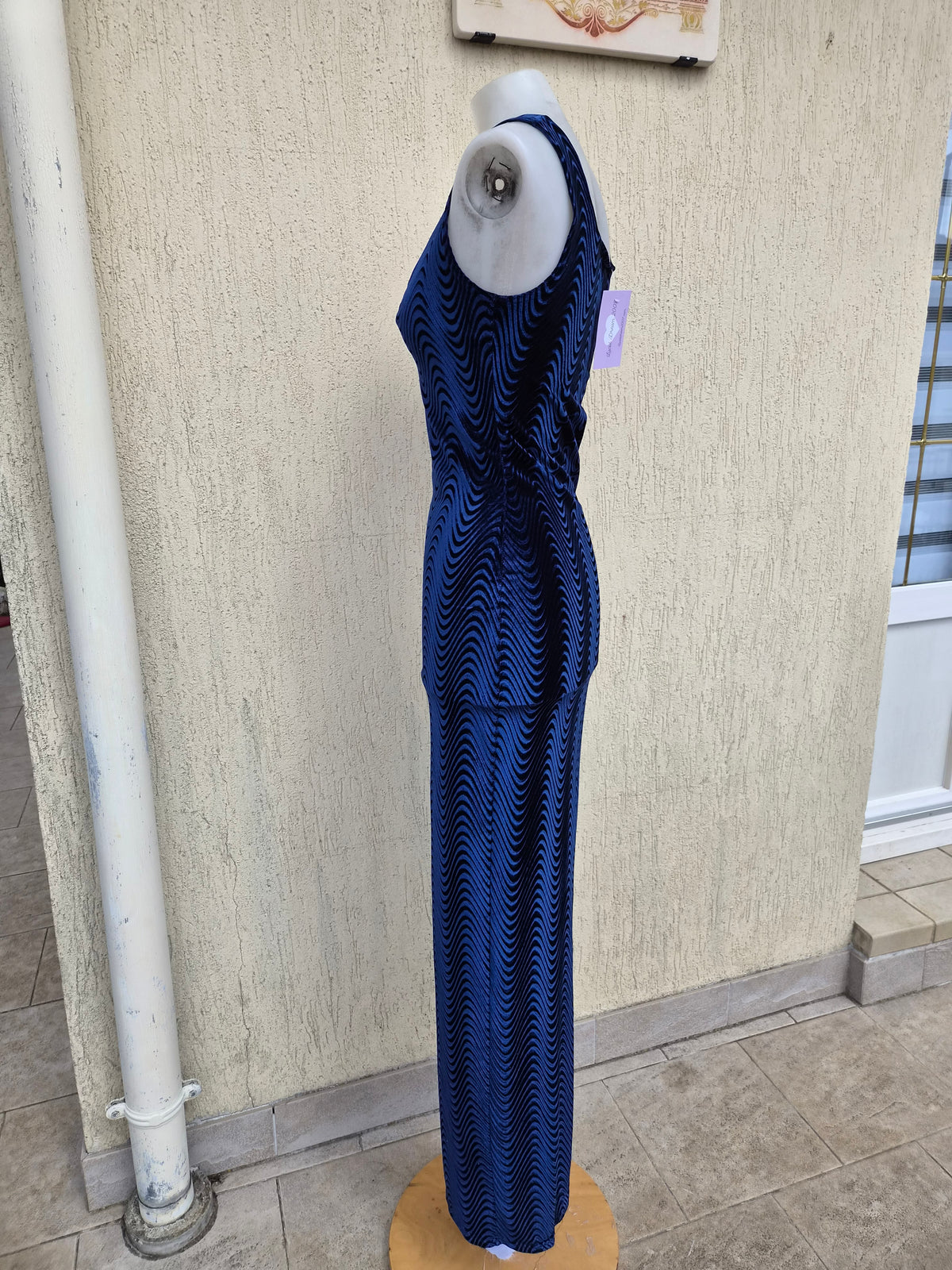 Robe bleue en velours