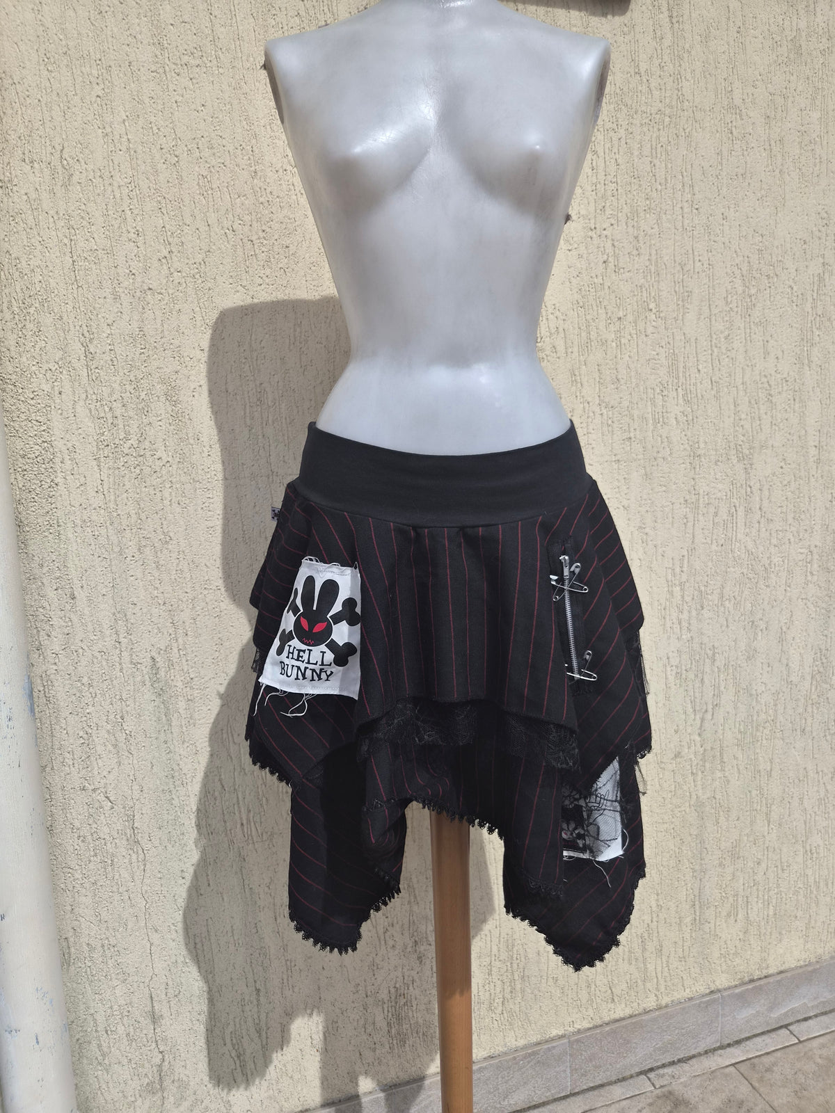 Jupe asymétrique Hell Bunny
