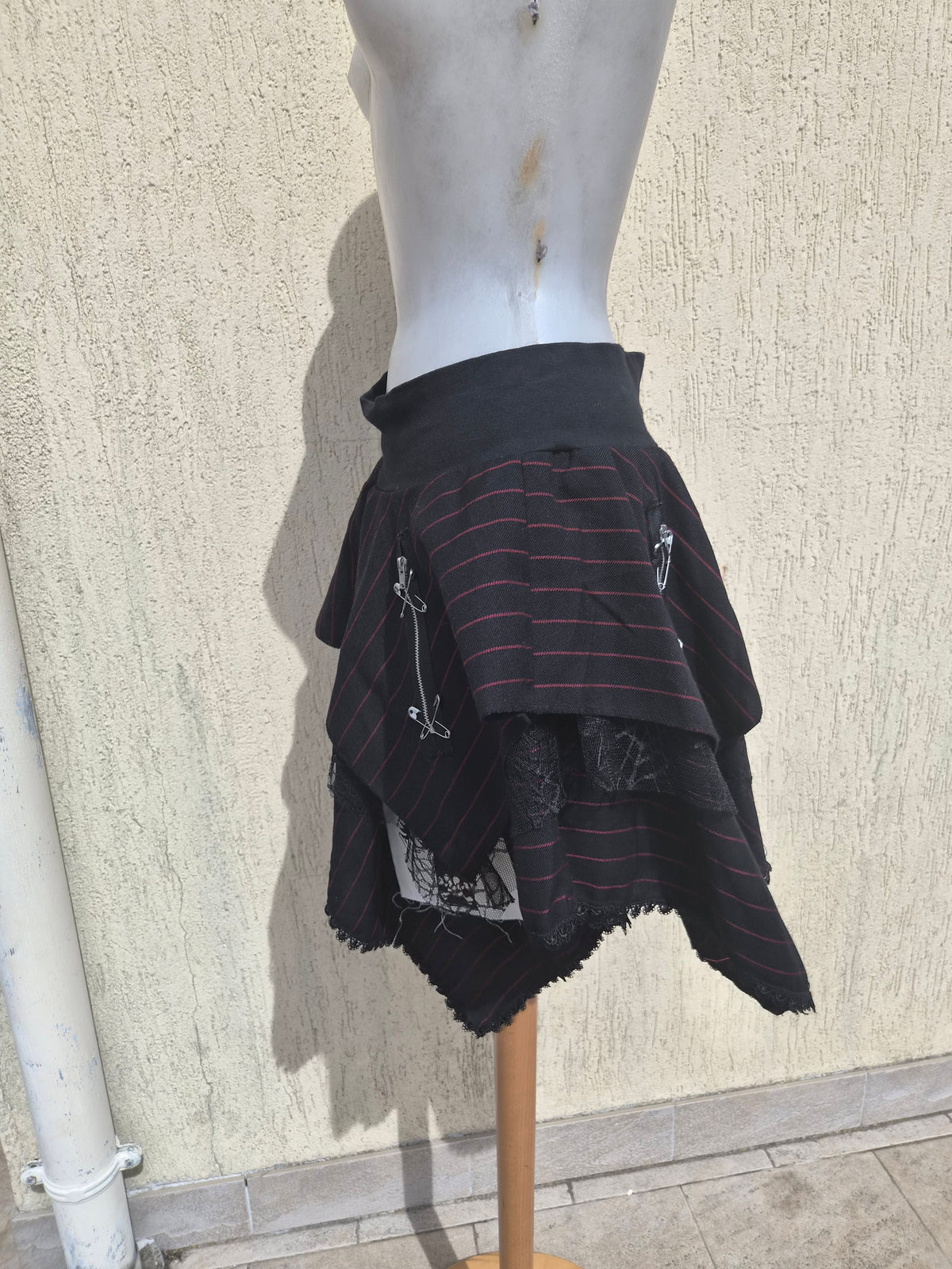 Jupe asymétrique Hell Bunny