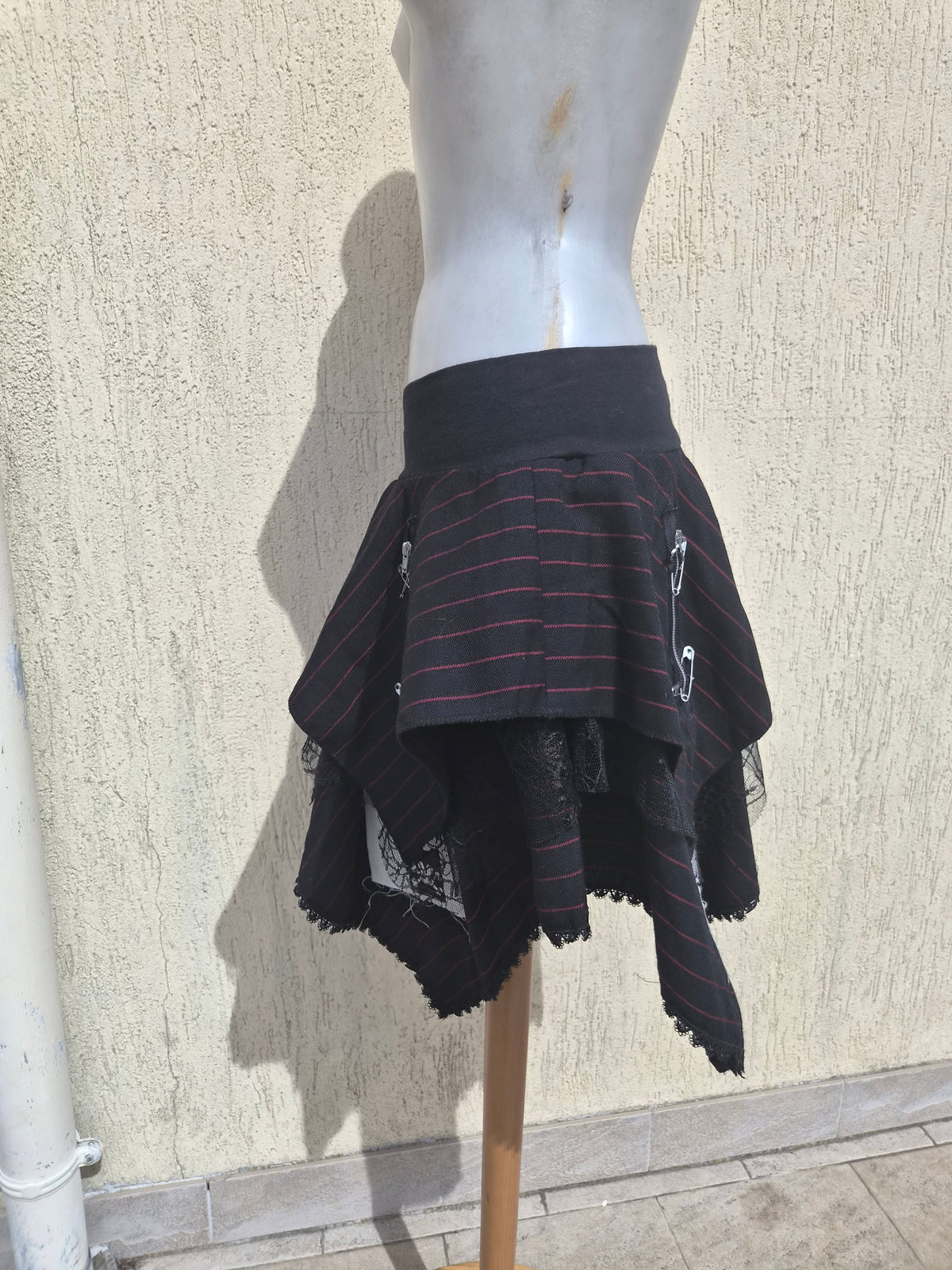Jupe asymétrique Hell Bunny