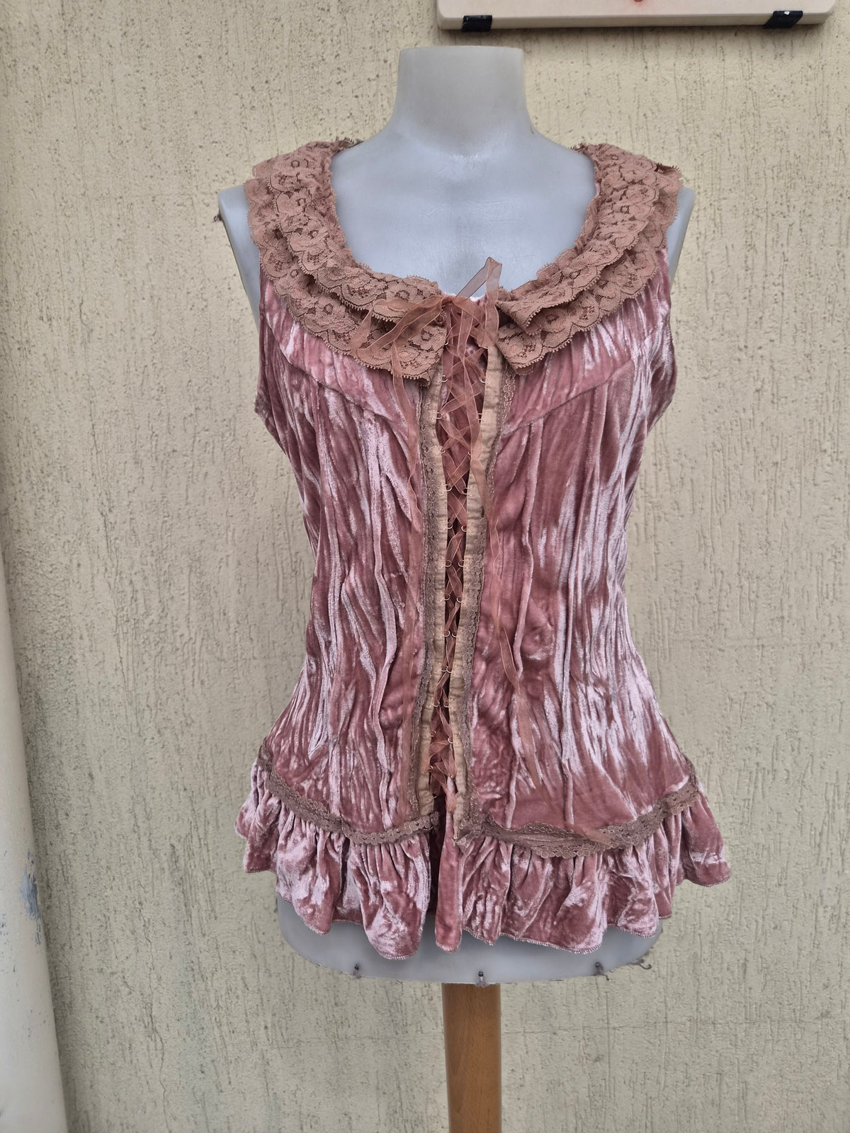 Dusty pink velvet crop top