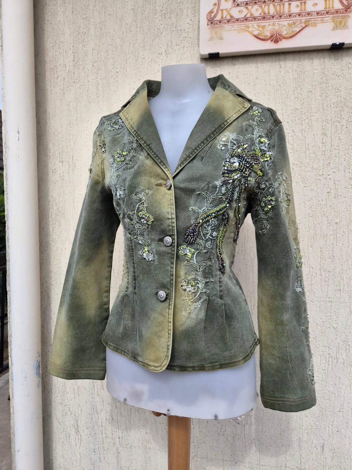 Veste en denim brodée