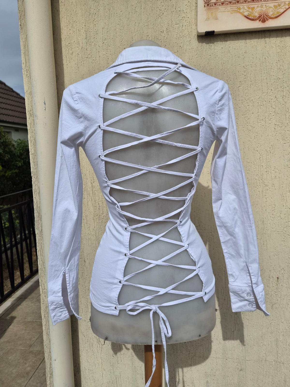 Chemise dos nu à laçage