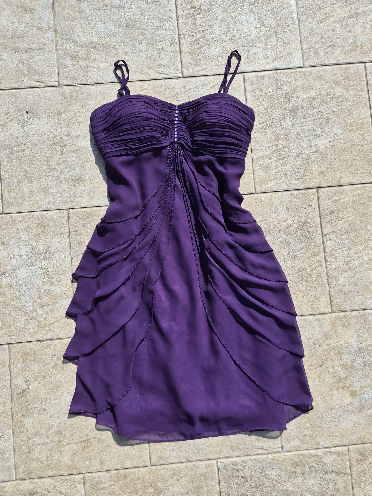 Robe violette à volants