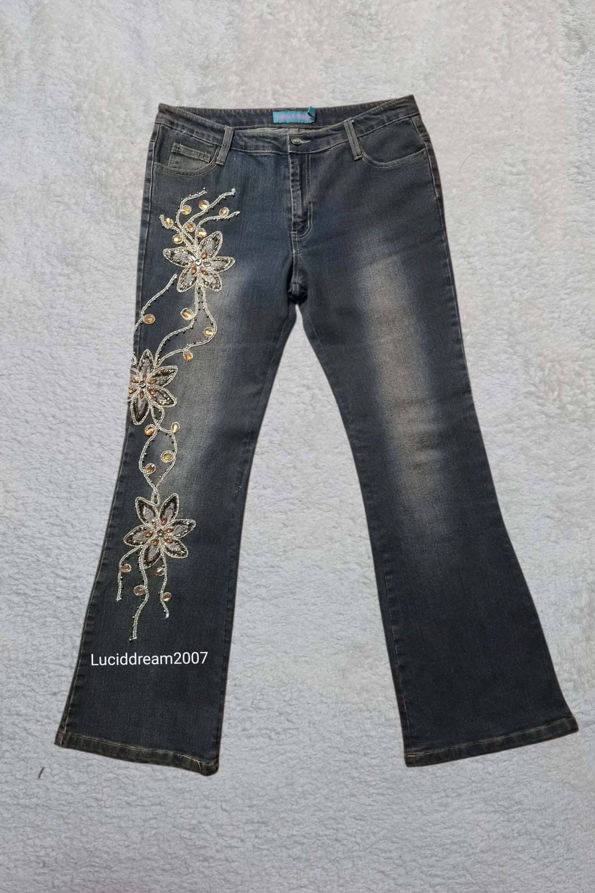 Pantalon en denim brodé