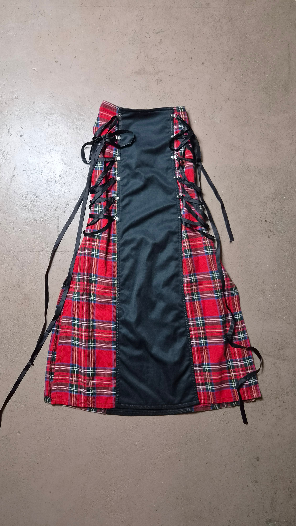Tartan skirt with lacing