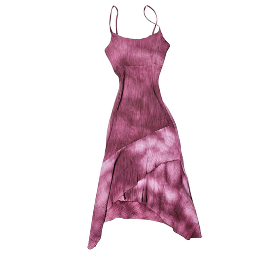 Dress in a tie-dye of pink tones