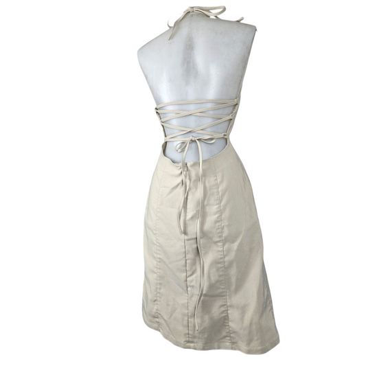 Backless dress with lacing
