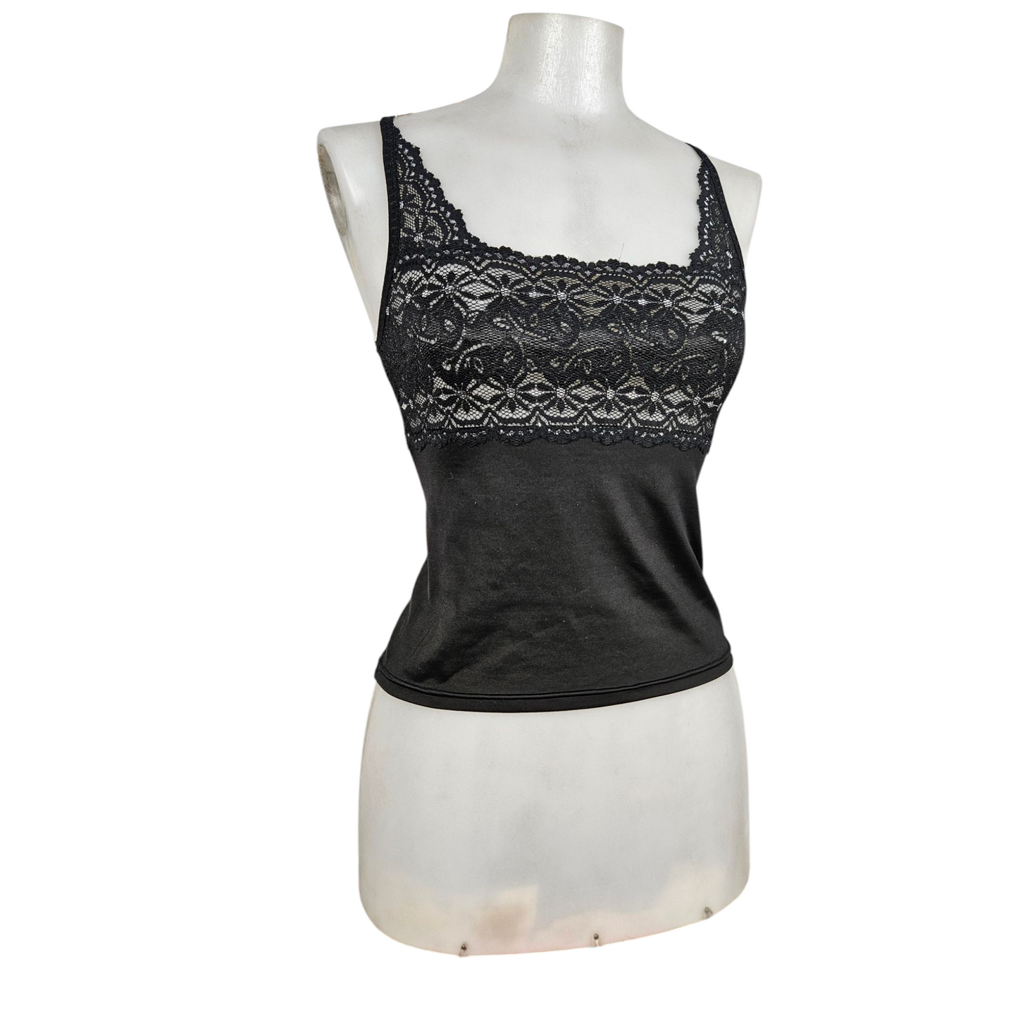 Tight-fitting top with lace details