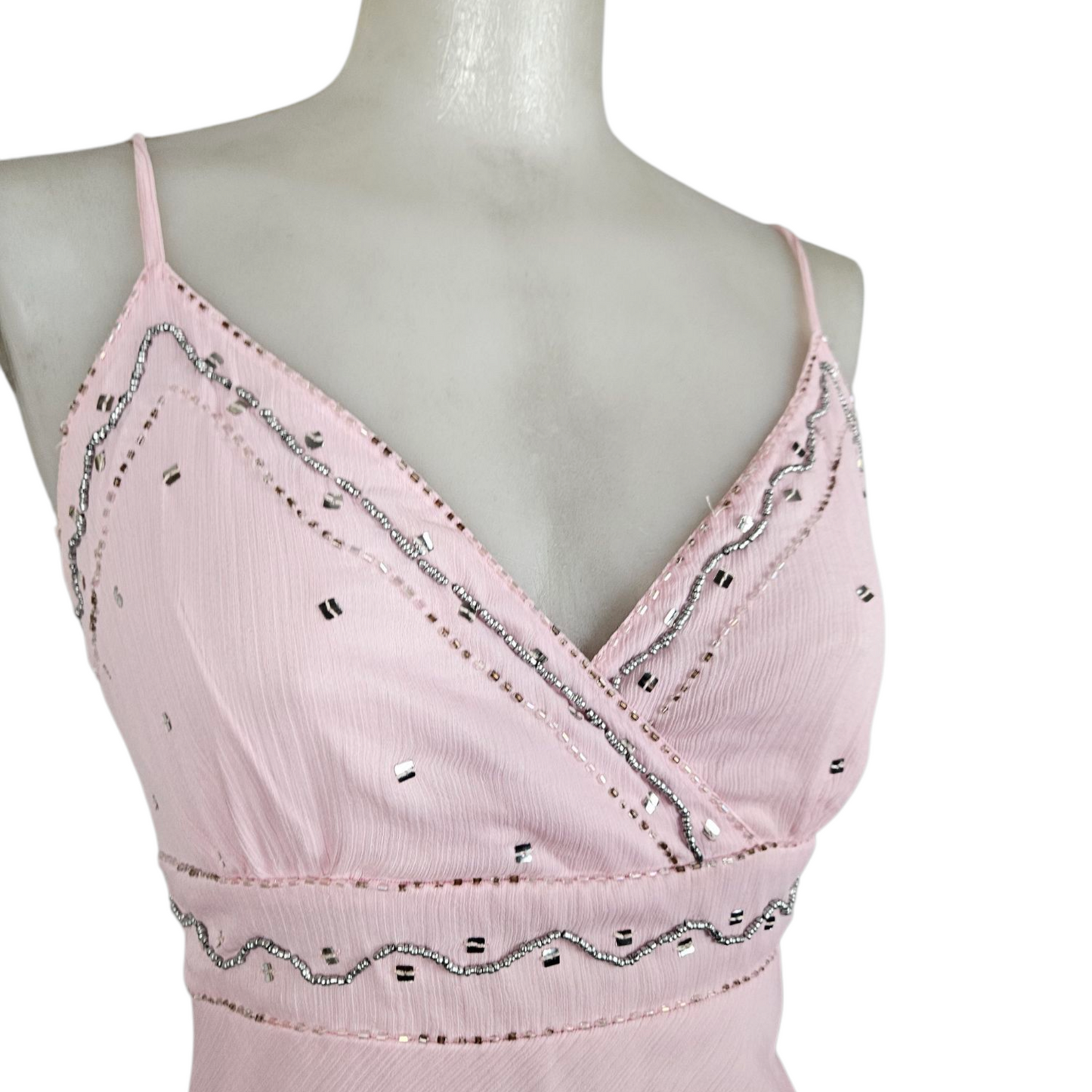 Robe en voile brodé de perles