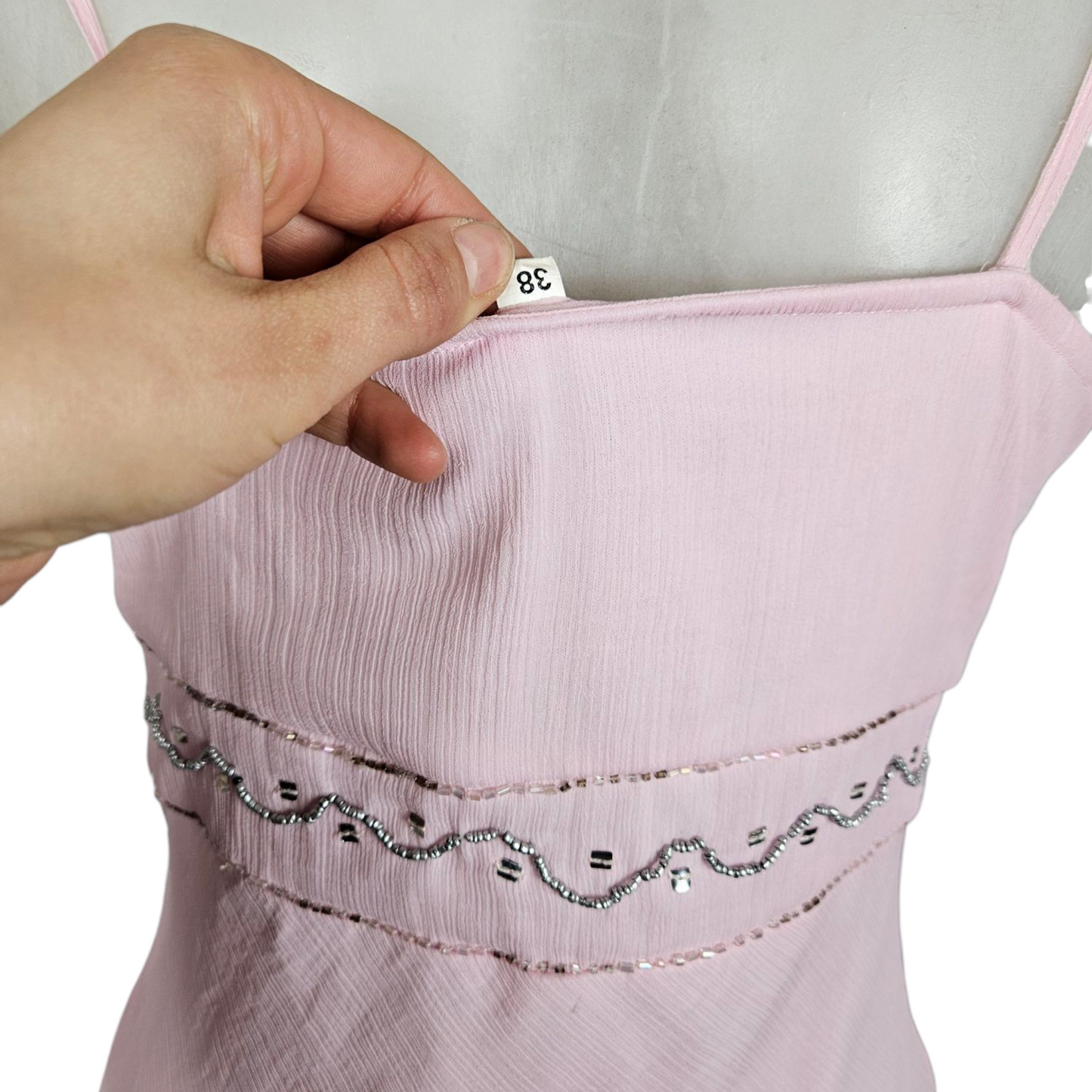 Robe en voile brodé de perles