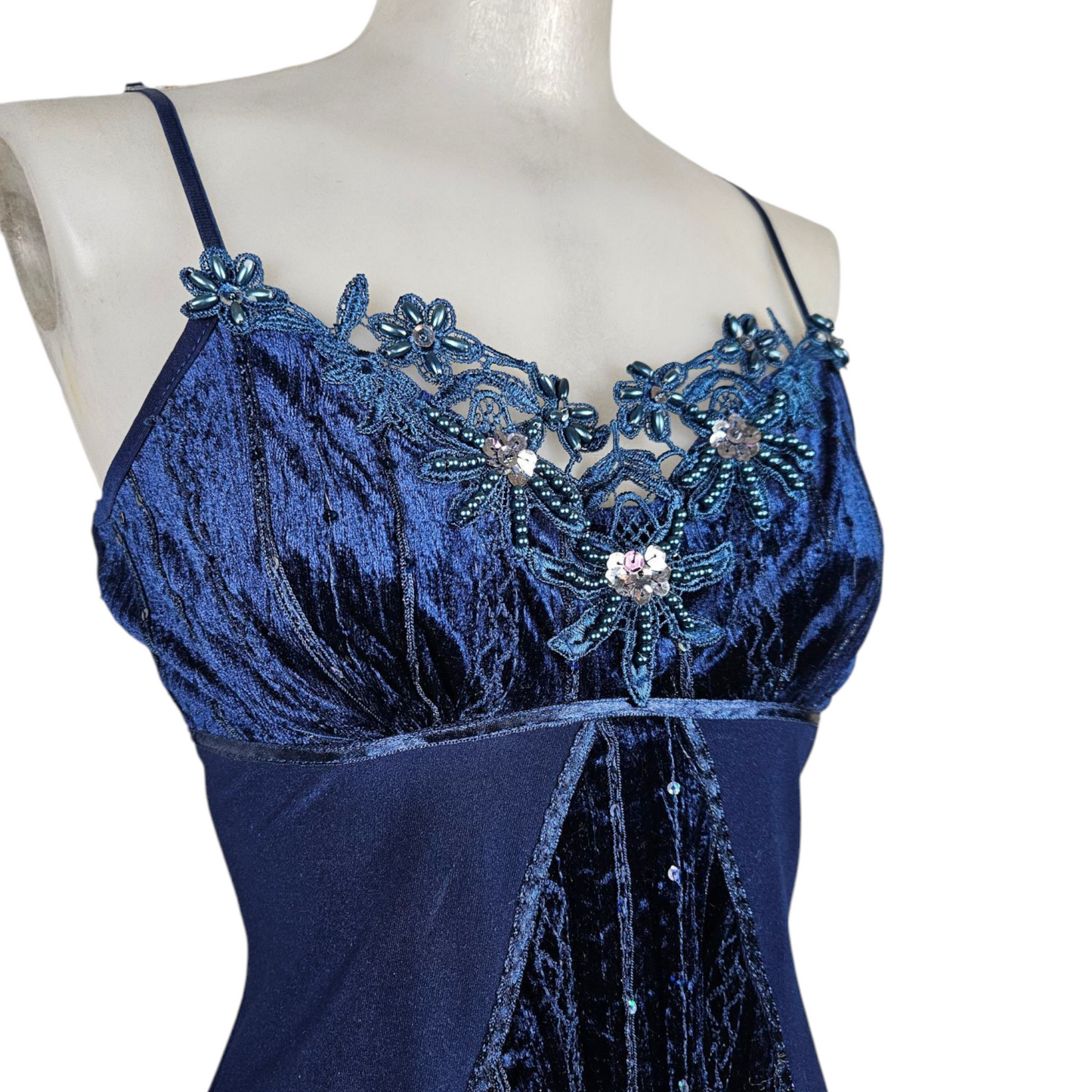 Asymmetrical top in embroidered velvet