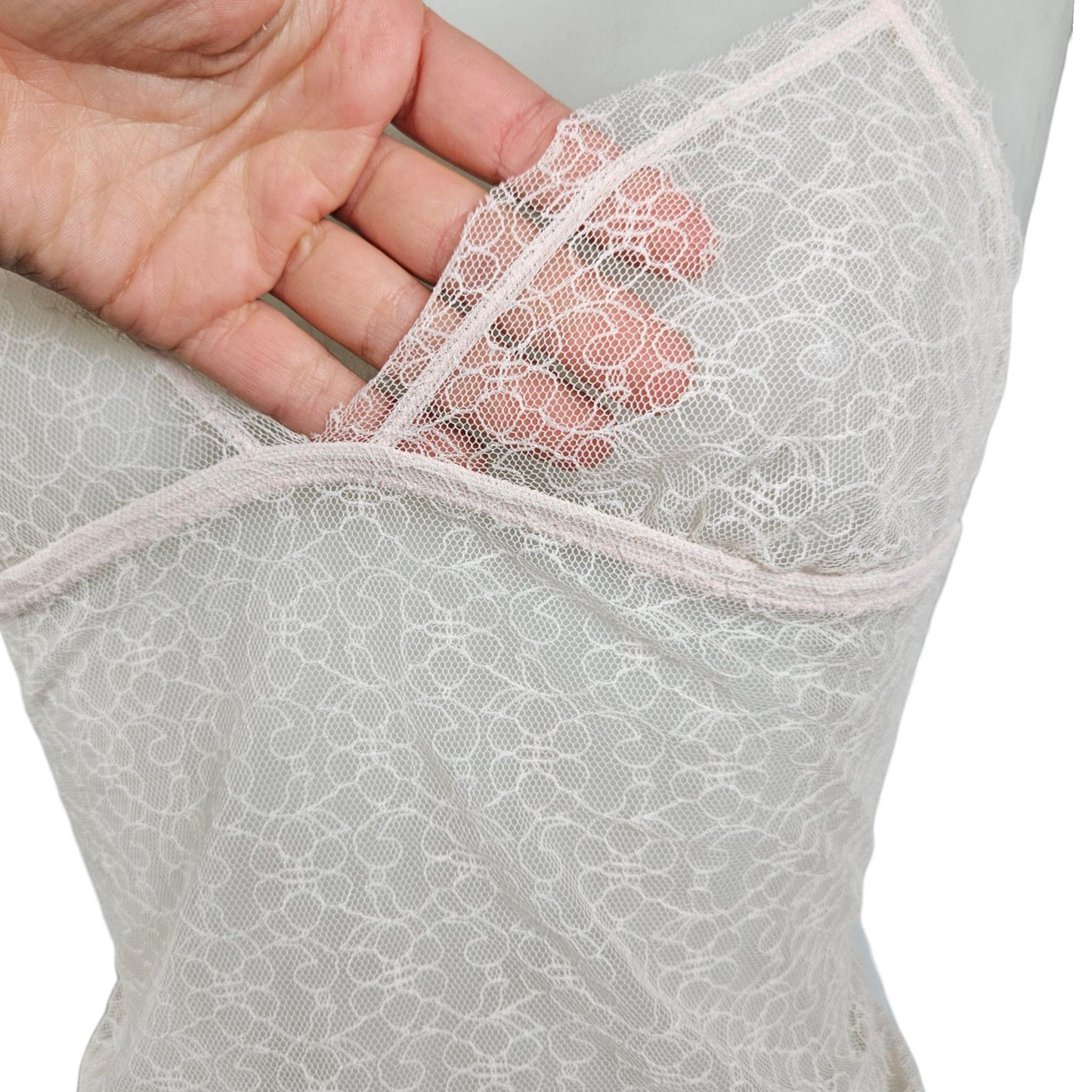 Débardeur tout en dentelle rose