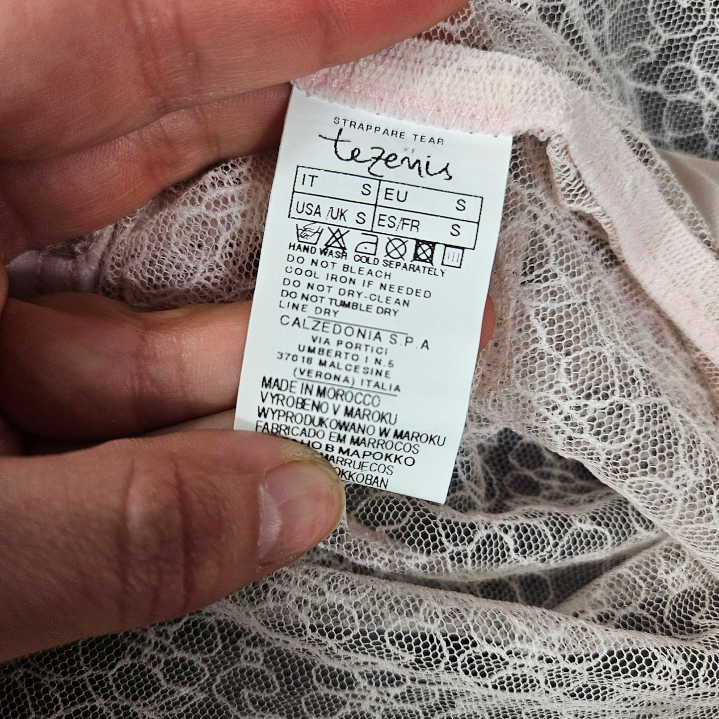 Débardeur tout en dentelle rose
