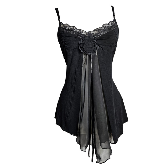 Asymmetrical top with veil details