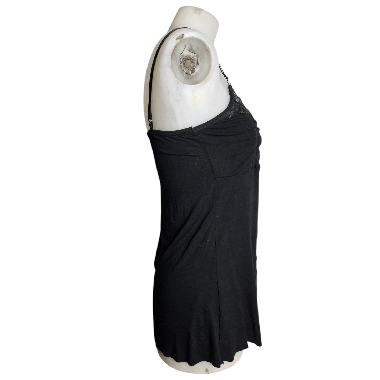 Asymmetrical top with veil details