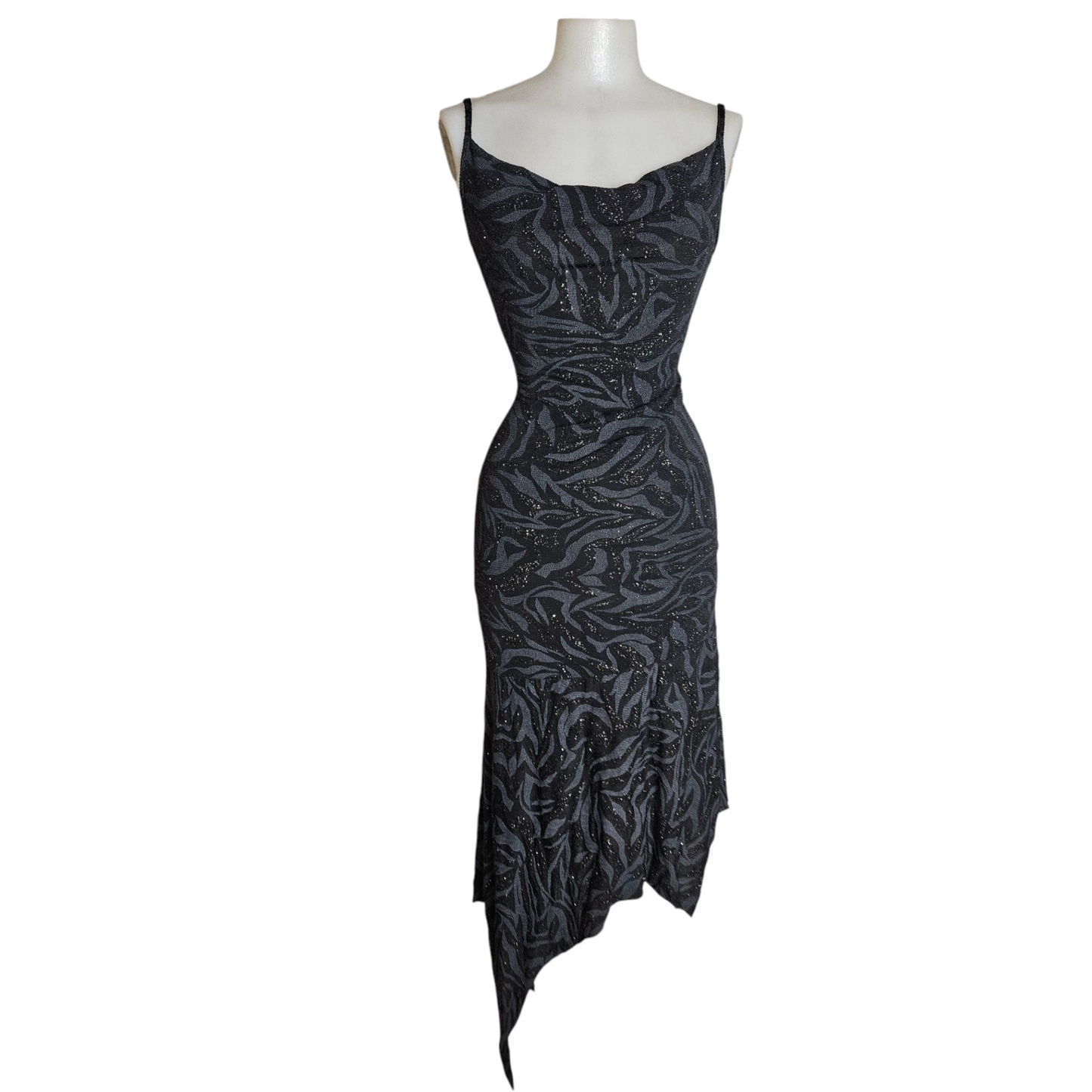 Robe col bénitier détails brillants
