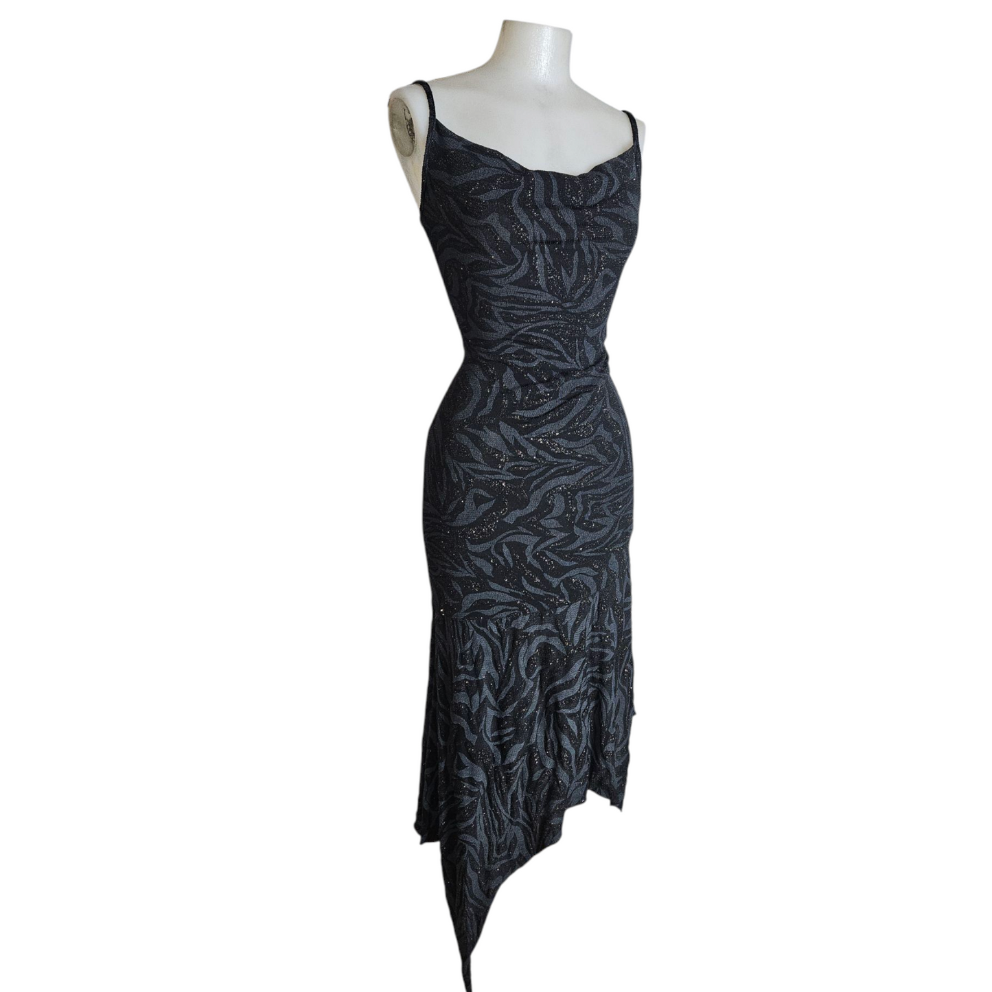 Robe col bénitier détails brillants
