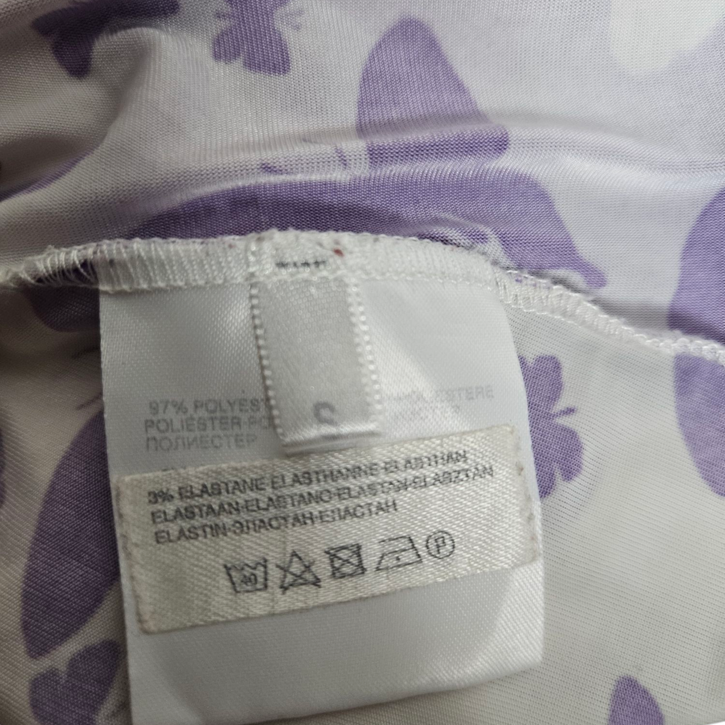 Dos nu motif papillon
