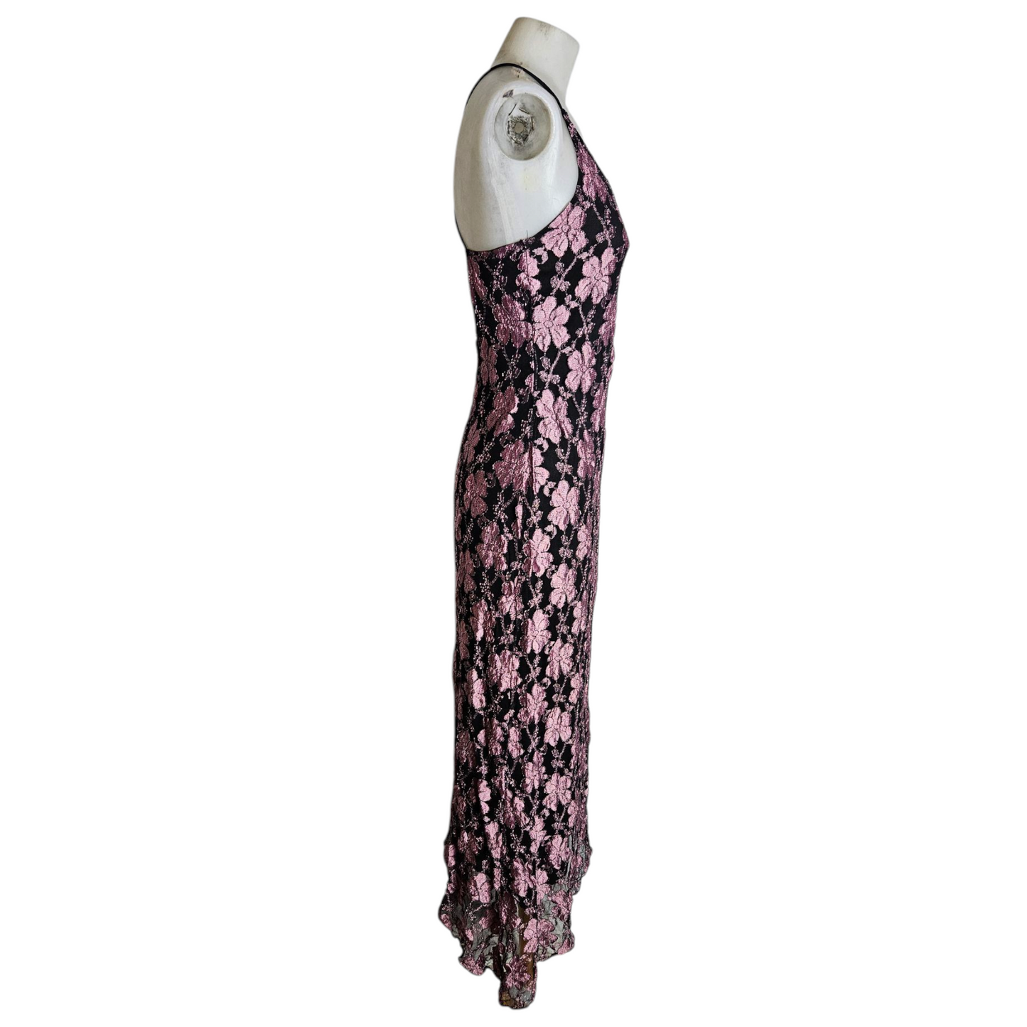 Robe dos nu en dentelle