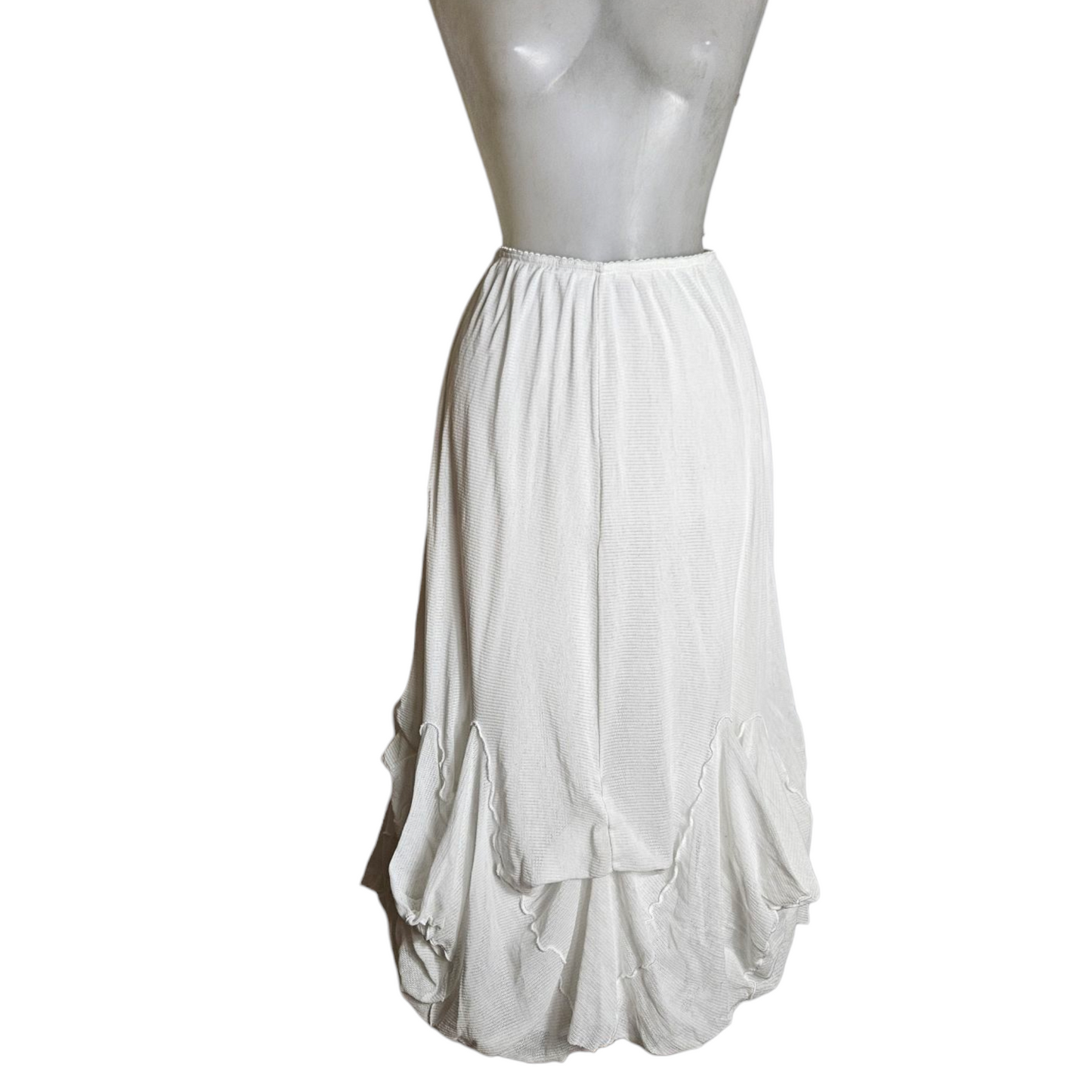 Jupe blanche en voile asymétrique