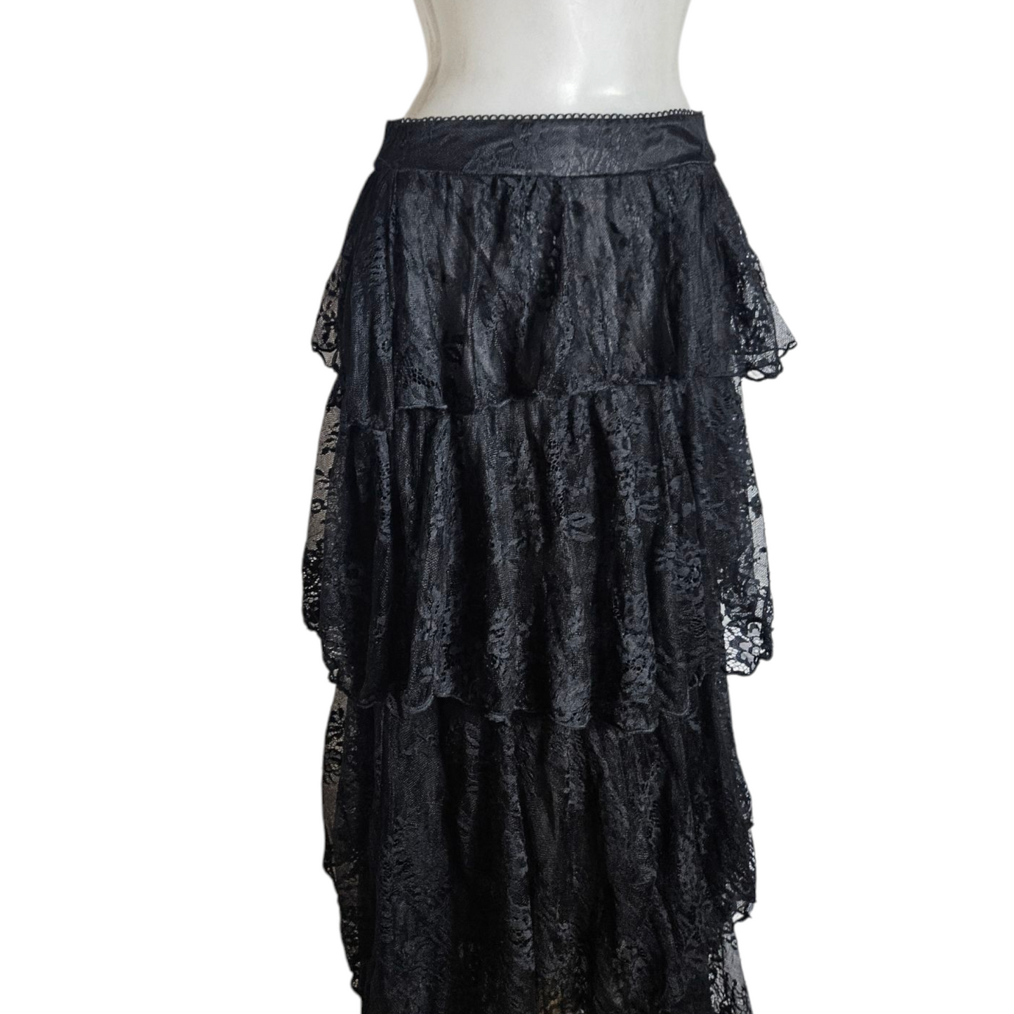 Ruffled lace skirt