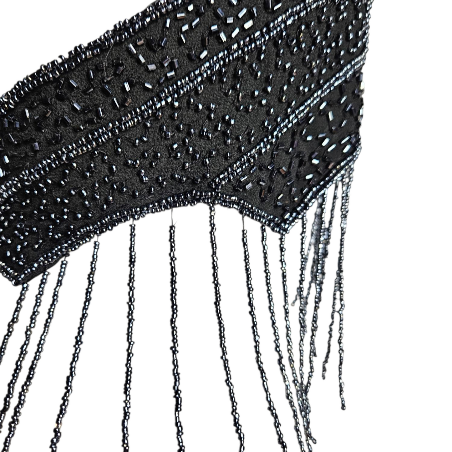Dos nu papillon brodé de perles et sequins