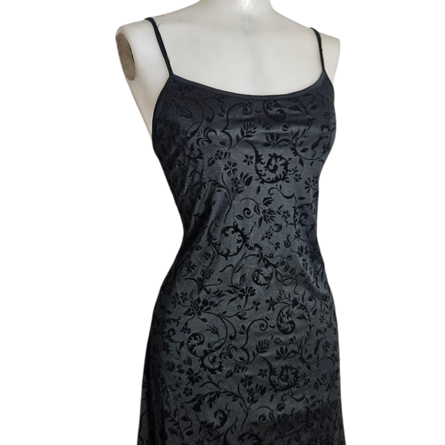 Maxi dress with velvet details