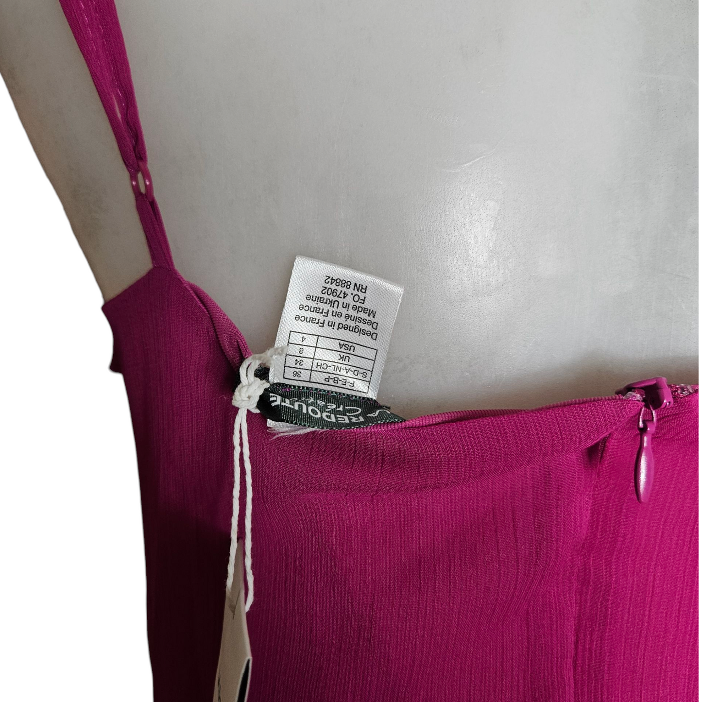 Robe en voile à volants rose